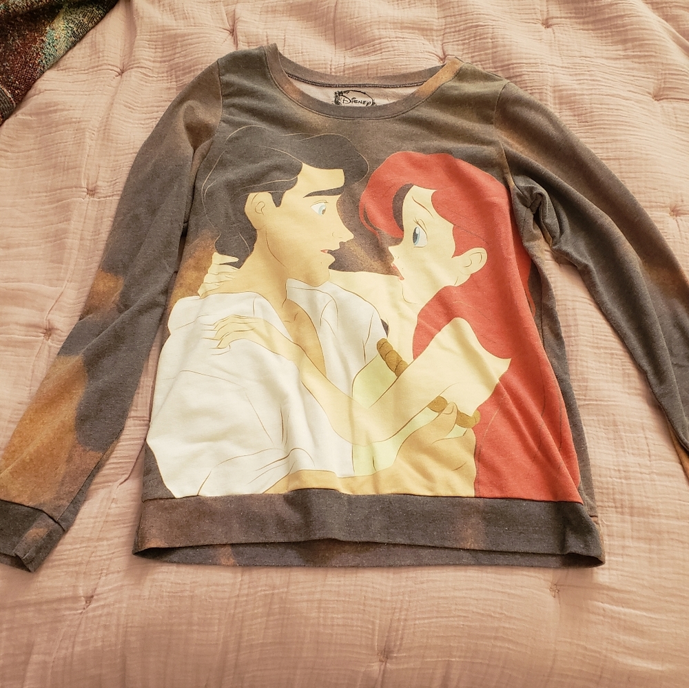 XXL GUC Disney Little Mermaid light weight sweater